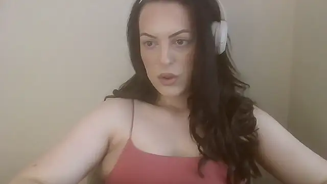 Snapshot of Gigi-Honey chatting on 06-20-26, 10:42 Gigi-Honey online show from 06-20-26, 10:42