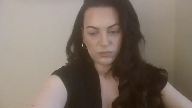 Snapshot of Gigi-Honey chatting on 06-17-26, 11:09 Gigi-Honey online show from 06-17-26, 11:09