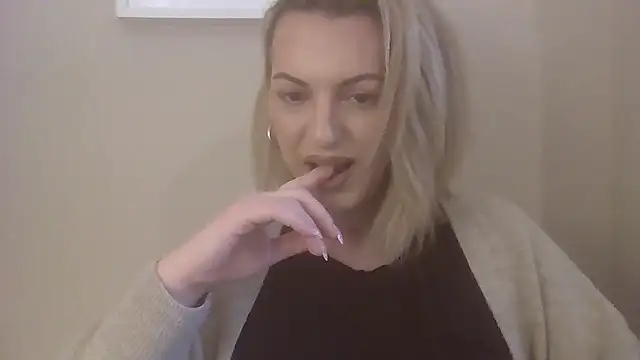 Gigi-Honey online show from 12-17-25, 01:38