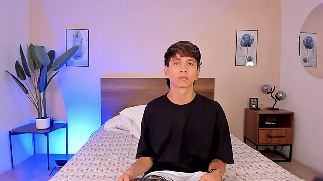 Brian-Ausslos online show from 11-30-25, 04:35