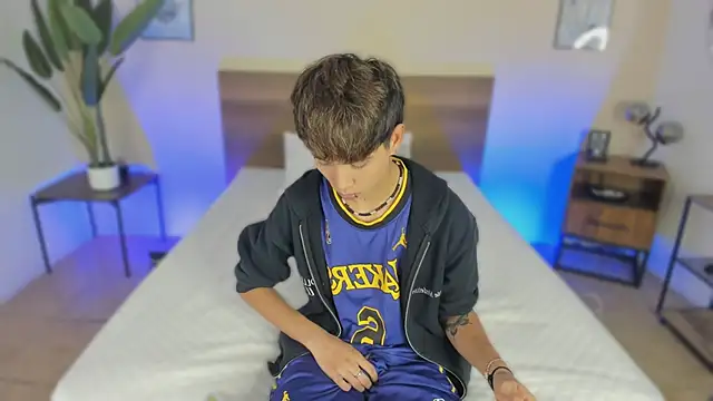 Brian-Ausslos online show from 11-23-25, 04:55