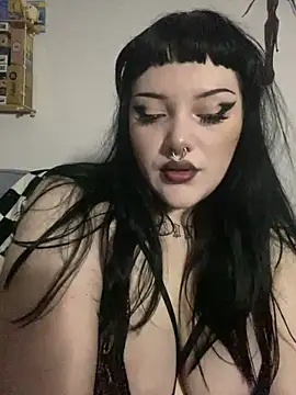 Gothicsiren online show from 01-19-25, 08:41