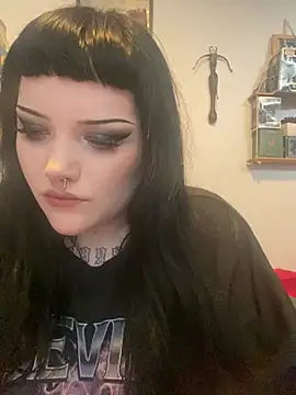 Gothicsiren online show from 02-17-25, 03:33