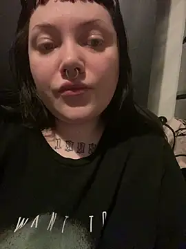 Gothicsiren online show from 10-24-25, 06:07
