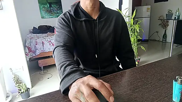 Adam Valenciia online show from 01-12-26, 04:47