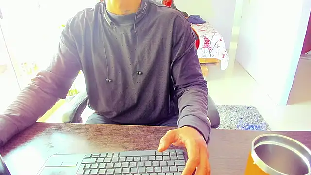 Adam Valenciia online show from 10-03-25, 03:57