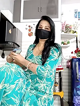 Snapshot of Best-Couple chatting on 04-29-26, 04:05 Best-Couple online show from 04-29-26, 04:05