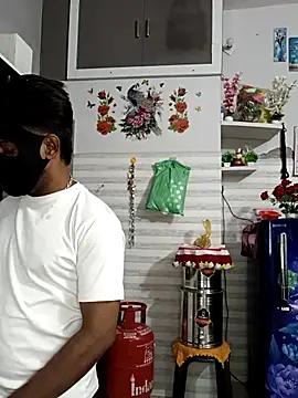 Snapshot of Best-Couple chatting on 04-22-26, 07:04 Best-Couple online show from 04-22-26, 07:04
