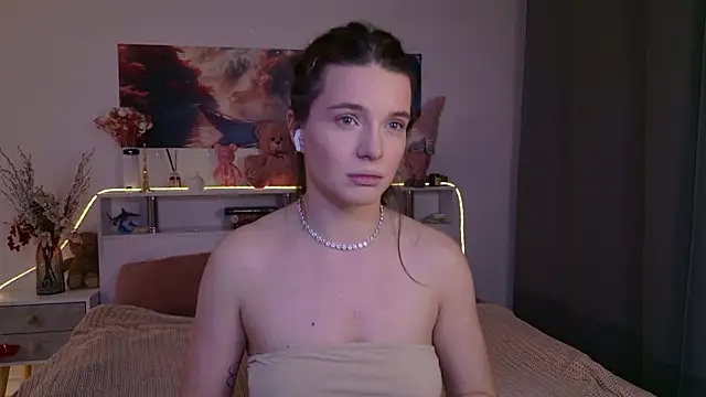 Nellie Medina online show from 03-18-26, 04:08