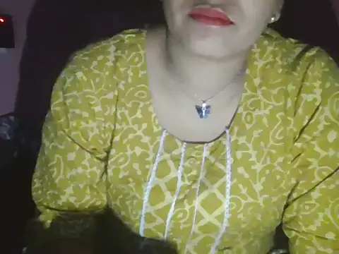 Snapshot of Hot-shanvi chatting on 10-11-25, 04:30 Hot-shanvi online show from 10-11-25, 04:30