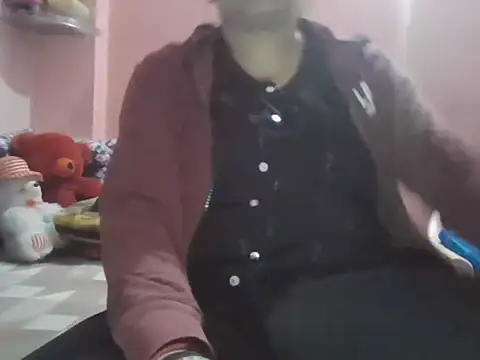 Hot-shanvi online show from 11-17-25, 03:32