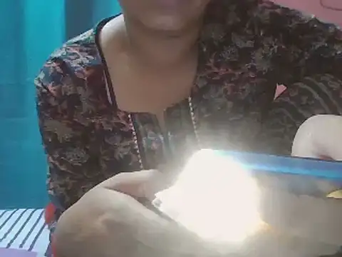 Snapshot of Hot-shanvi chatting on 03-11-25, 08:53 Hot-shanvi online show from 03-11-25, 08:53