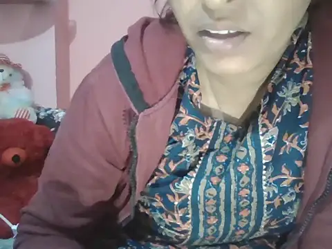 Hot-shanvi online show from 12-18-25, 04:33