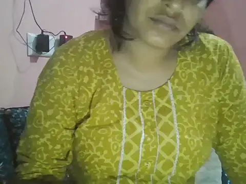 Snapshot of Hot-shanvi chatting on 10-08-25, 12:23 Hot-shanvi online show from 10-08-25, 12:23
