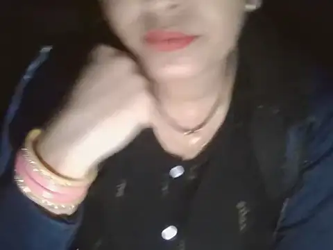 Snapshot of Hot-shanvi chatting on 01-15-26, 03:59 Hot-shanvi online show from 01-15-26, 03:59