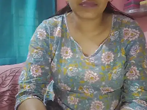 Snapshot of Hot-shanvi chatting on 03-20-25, 11:38 Hot-shanvi online show from 03-20-25, 11:38