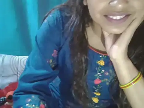 Snapshot of Hot-shanvi chatting on 03-19-25, 05:19 Hot-shanvi online show from 03-19-25, 05:19