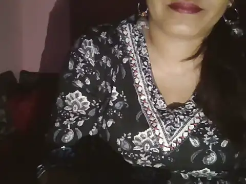 Hot-shanvi online show from 05-18-26, 05:51