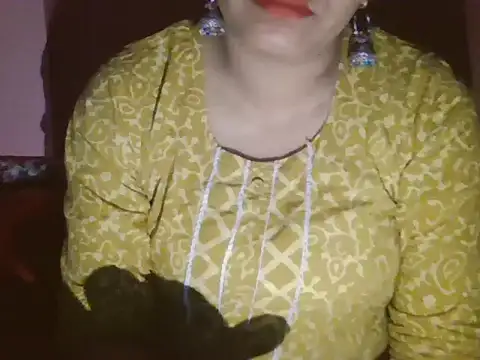 Hot-shanvi online show from 04-15-26, 12:16