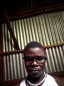 Snapshot of vhakhadzi chatting on 03-05-25, 11:06 vhakhadzi online show from 03-05-25, 11:06