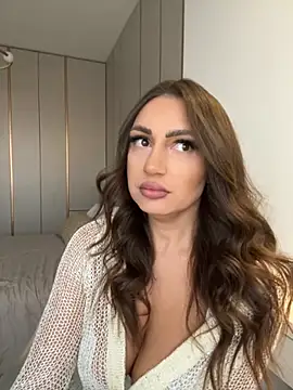 Snapshot of claraxjoyy chatting on 09-18-25, 04:15 claraxjoyy online show from 09-18-25, 04:15