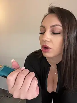 Snapshot of claraxjoyy chatting on 03-01-25, 04:58 claraxjoyy online show from 03-01-25, 04:58