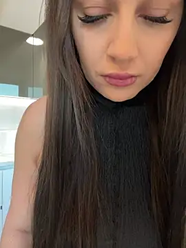 Snapshot of claraxjoyy chatting on 03-21-25, 04:49 claraxjoyy online show from 03-21-25, 04:49