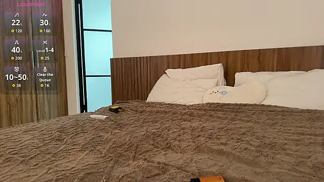 BabyMelie online show from 06-18-26, 06:56