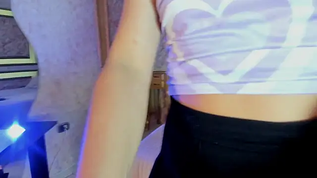 AlexaWatson  online show from 01-03-25, 04:06