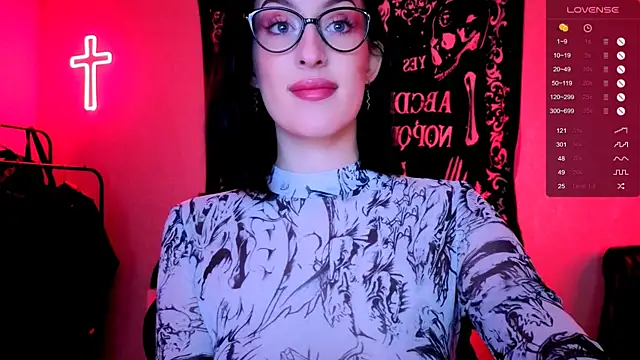 Snapshot of Miss_Alice__ chatting on 09-19-25, 11:31 Miss Alice   online show from 09-19-25, 11:31