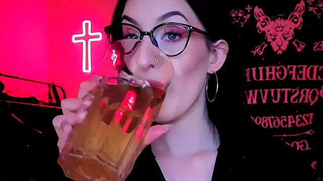 Miss Alice   online show from 11-20-25, 01:28