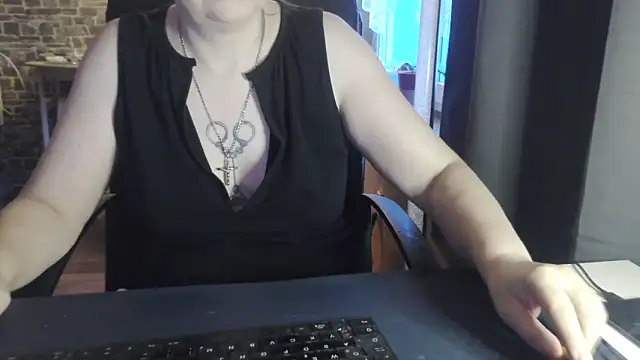 Sweet Phoenix online show from 10-15-25, 05:39