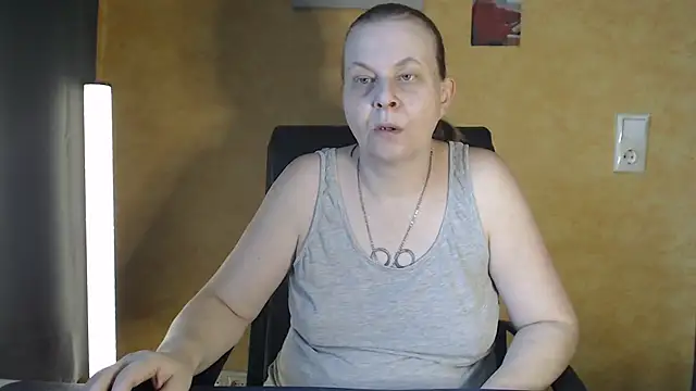 Sweet Phoenix online show from 10-04-25, 07:21