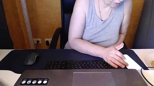 Sweet Phoenix online show from 05-26-26, 08:23