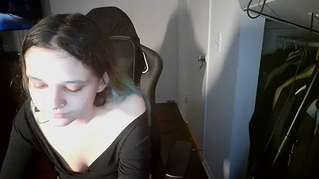 Snapshot of lucybellzzz chatting on 01-16-25, 01:16 lucybellzzz online show from 01-16-25, 01:16