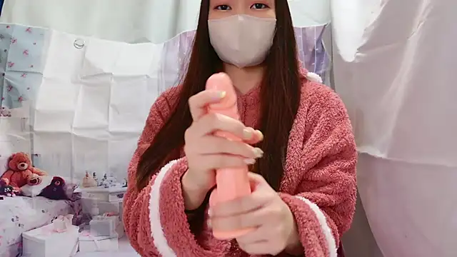 Snapshot of rei-012- chatting on 01-10-25, 05:45 rei-012- online show from 01-10-25, 05:45