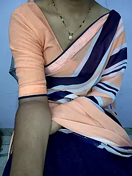 Snapshot of lovelygirl4567 chatting on 06-12-26, 05:54 lovelygirl4567 online show from 06-12-26, 05:54