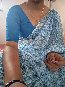 lovelygirl4567 online show from 04-15-26, 05:02