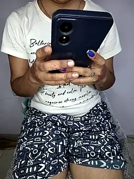Snapshot of lovelygirl4567 chatting on 05-11-26, 03:18 lovelygirl4567 online show from 05-11-26, 03:18