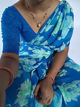 Snapshot of lovelygirl4567 chatting on 06-11-26, 05:15 lovelygirl4567 online show from 06-11-26, 05:15