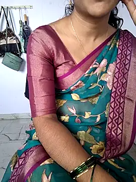 lovelygirl4567 online show from 12-23-25, 06:02