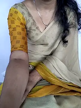 lovelygirl4567 online show from 03-05-26, 06:21