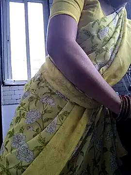 Snapshot of lovelygirl4567 chatting on 07-08-26, 03:41 lovelygirl4567 online show from 07-08-26, 03:41