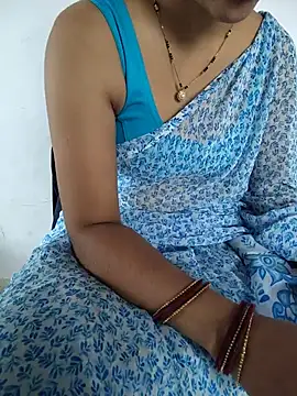 Snapshot of lovelygirl4567 chatting on 07-09-26, 05:41 lovelygirl4567 online show from 07-09-26, 05:41