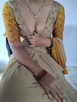 Snapshot of lovelygirl4567 chatting on 07-11-26, 03:29 lovelygirl4567 online show from 07-11-26, 03:29