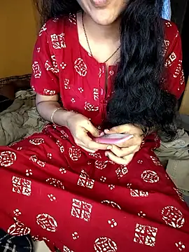 lovelygirl4567 online show from 10-10-25, 06:03