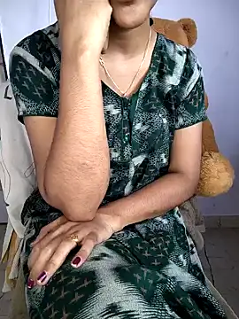 lovelygirl4567 online show from 11-24-25, 07:30