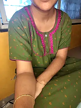 lovelygirl4567 online show from 10-12-25, 04:14