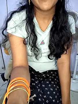 lovelygirl4567 online show from 11-10-25, 04:12