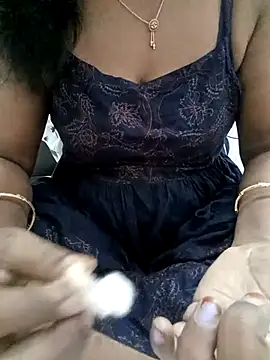 Snapshot of Tamil_Vishalini chatting on 02-05-26, 05:03 Tamil Vishalini online show from 02-05-26, 05:03